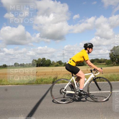 25.08.2024 - Elbe Triathlon Hamburg Fuchs,  Jonas http://msf.ph/oto/6840962 25.08.2024 11:12:08 Radfahren 1510 meine-sportfotos.de