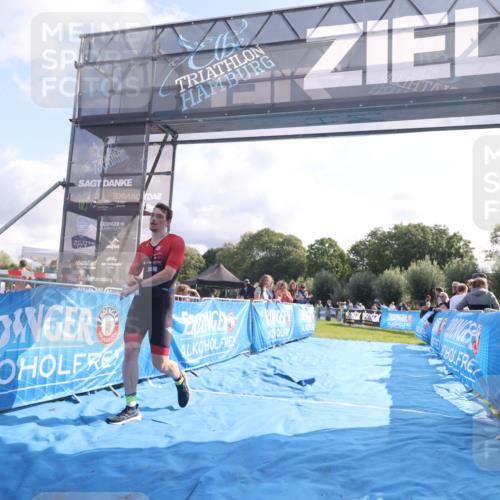 25.08.2024 - Elbe Triathlon Hamburg H.Heesch http://msf.ph/oto/6840968 25.08.2024 10:27:52 Ziel 77 meine-sportfotos.de