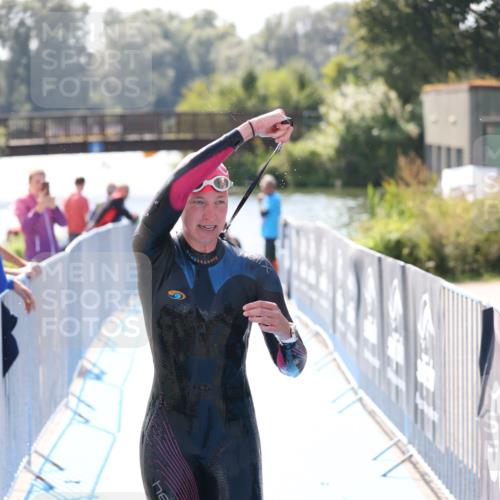25.08.2024 - Elbe Triathlon Hamburg H.Heesch http://msf.ph/oto/6840977 25.08.2024 14:33:31 Schwimmen  meine-sportfotos.de