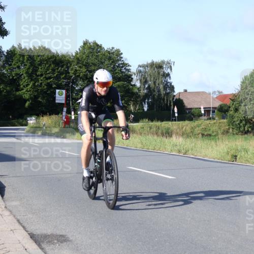 25.08.2024 - Elbe Triathlon Hamburg Fuchs,  Jonas http://msf.ph/oto/6840979 25.08.2024 09:39:12 Radfahren 142, 506, 226, 278, 300, 553 meine-sportfotos.de