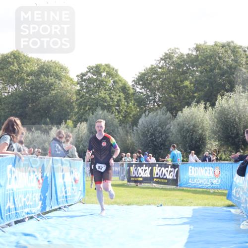 25.08.2024 - Elbe Triathlon Hamburg H.Heesch http://msf.ph/oto/6840981 25.08.2024 10:28:13 Ziel 52, 54 meine-sportfotos.de