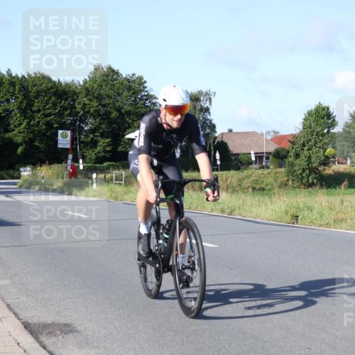 25.08.2024 - Elbe Triathlon Hamburg Fuchs,  Jonas http://msf.ph/oto/6840985 25.08.2024 09:39:12 Radfahren 142, 506, 226, 278, 300, 553 meine-sportfotos.de