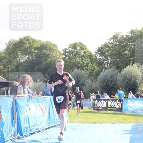 25.08.2024 - Elbe Triathlon Hamburg H.Heesch http://msf.ph/oto/6841005 25.08.2024 10:28:14 Ziel 52, 54 meine-sportfotos.de