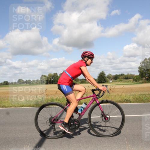 25.08.2024 - Elbe Triathlon Hamburg Fuchs,  Jonas http://msf.ph/oto/6841008 25.08.2024 11:12:45 Radfahren 1672, 1595, 1590, 1554, 1576, 1512, 1550, 1493 meine-sportfotos.de