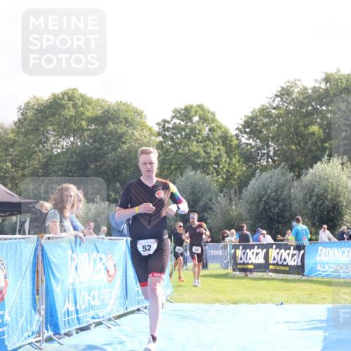 25.08.2024 - Elbe Triathlon Hamburg H.Heesch http://msf.ph/oto/6841011 25.08.2024 10:28:14 Ziel 52, 54 meine-sportfotos.de