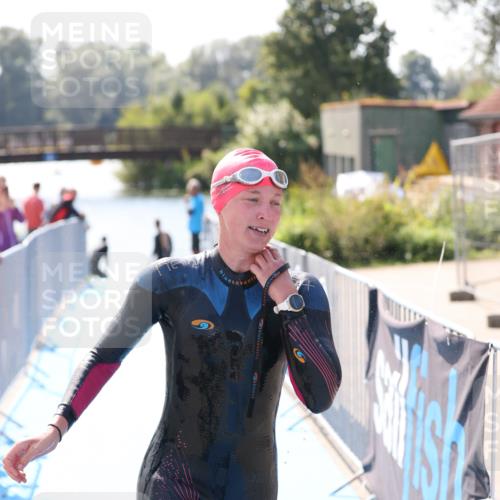 25.08.2024 - Elbe Triathlon Hamburg H.Heesch http://msf.ph/oto/6841015 25.08.2024 14:33:32 Schwimmen  meine-sportfotos.de