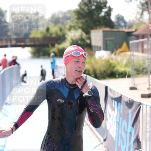 25.08.2024 - Elbe Triathlon Hamburg H.Heesch http://msf.ph/oto/6841021 25.08.2024 14:33:32 Schwimmen  meine-sportfotos.de