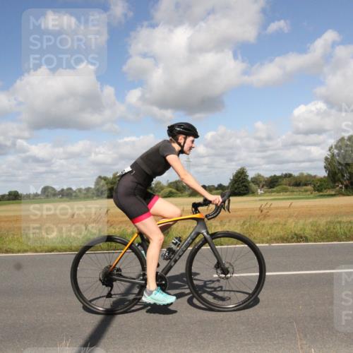 25.08.2024 - Elbe Triathlon Hamburg Fuchs,  Jonas http://msf.ph/oto/6841032 25.08.2024 11:12:50 Radfahren 1576, 1512, 1550, 1493, 1539, 1533 meine-sportfotos.de