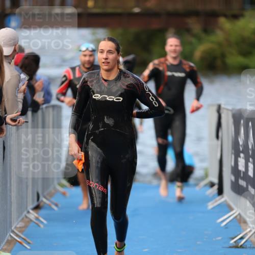25.08.2024 - Elbe Triathlon Hamburg H.Heesch http://msf.ph/oto/6841036 25.08.2024 08:44:28 Schwimmen 80, 120, 124, 134, 139, 145, 152, 161, 166, 172, 186, 188, 197 meine-sportfotos.de