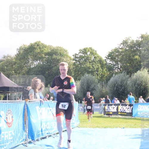 25.08.2024 - Elbe Triathlon Hamburg H.Heesch http://msf.ph/oto/6841039 25.08.2024 10:28:14 Ziel 52, 54 meine-sportfotos.de