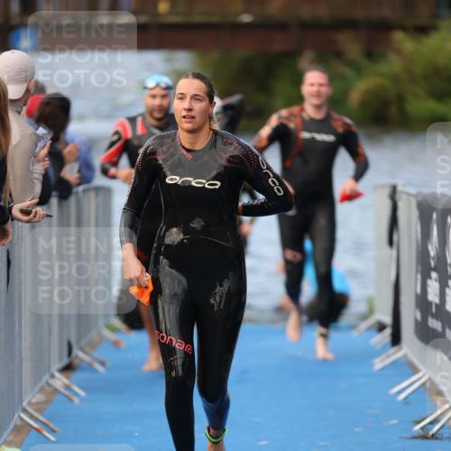25.08.2024 - Elbe Triathlon Hamburg H.Heesch http://msf.ph/oto/6841042 25.08.2024 08:44:28 Schwimmen 80, 120, 124, 134, 139, 145, 152, 161, 166, 172, 186, 188, 197 meine-sportfotos.de