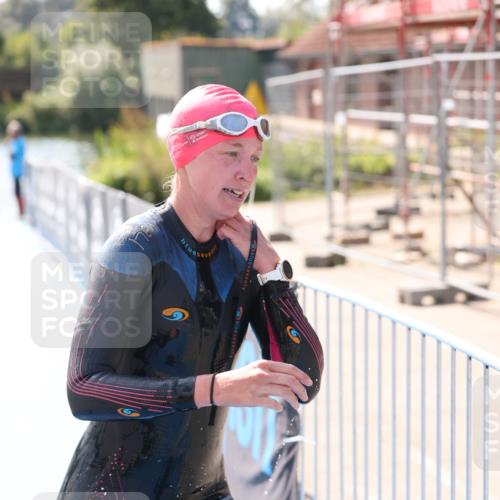 25.08.2024 - Elbe Triathlon Hamburg H.Heesch http://msf.ph/oto/6841044 25.08.2024 14:33:32 Schwimmen  meine-sportfotos.de