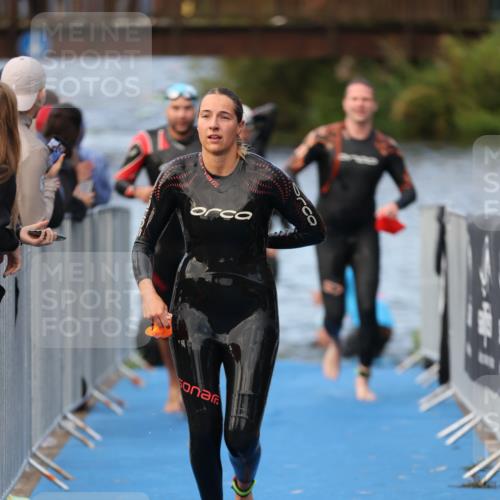 25.08.2024 - Elbe Triathlon Hamburg H.Heesch http://msf.ph/oto/6841048 25.08.2024 08:44:28 Schwimmen 80, 120, 124, 134, 139, 145, 152, 161, 166, 172, 186, 188, 197 meine-sportfotos.de