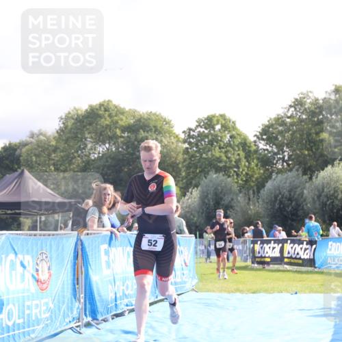 25.08.2024 - Elbe Triathlon Hamburg H.Heesch http://msf.ph/oto/6841051 25.08.2024 10:28:14 Ziel 52, 54 meine-sportfotos.de