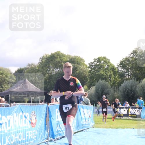 25.08.2024 - Elbe Triathlon Hamburg H.Heesch http://msf.ph/oto/6841059 25.08.2024 10:28:15 Ziel 52, 54 meine-sportfotos.de