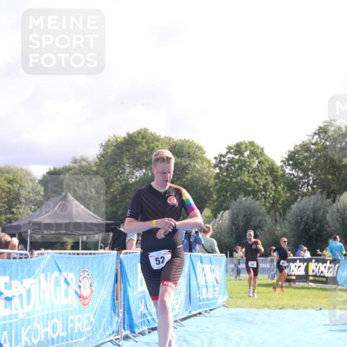 25.08.2024 - Elbe Triathlon Hamburg H.Heesch http://msf.ph/oto/6841064 25.08.2024 10:28:15 Ziel 52, 54 meine-sportfotos.de