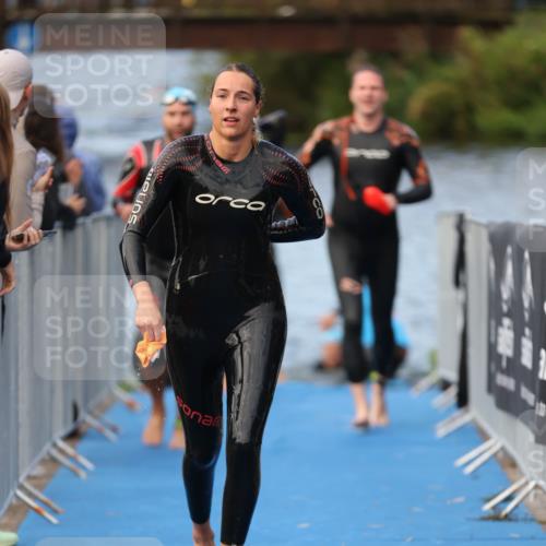 25.08.2024 - Elbe Triathlon Hamburg H.Heesch http://msf.ph/oto/6841076 25.08.2024 08:44:29 Schwimmen 80, 120, 124, 134, 139, 145, 152, 161, 166, 186, 188, 197 meine-sportfotos.de