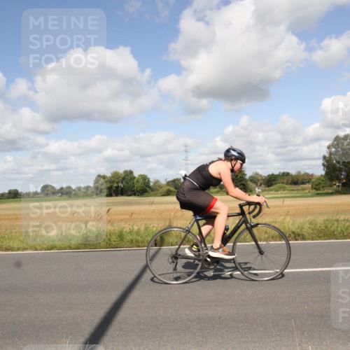 25.08.2024 - Elbe Triathlon Hamburg Fuchs,  Jonas http://msf.ph/oto/6841094 25.08.2024 11:13:47 Radfahren 151 meine-sportfotos.de