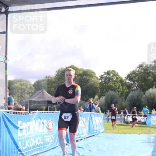 25.08.2024 - Elbe Triathlon Hamburg H.Heesch http://msf.ph/oto/6841098 25.08.2024 10:28:15 Ziel 52, 54 meine-sportfotos.de