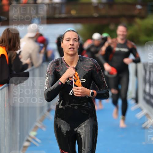 25.08.2024 - Elbe Triathlon Hamburg H.Heesch http://msf.ph/oto/6841101 25.08.2024 08:44:30 Schwimmen 80, 120, 124, 134, 139, 145, 152, 161, 166, 186, 188, 197 meine-sportfotos.de