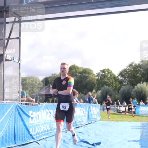 25.08.2024 - Elbe Triathlon Hamburg H.Heesch http://msf.ph/oto/6841120 25.08.2024 10:28:15 Ziel 52, 54 meine-sportfotos.de