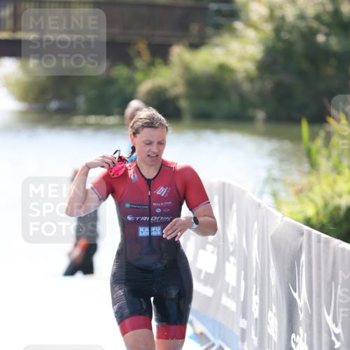 25.08.2024 - Elbe Triathlon Hamburg H.Heesch http://msf.ph/oto/6841123 25.08.2024 14:33:51 Schwimmen  meine-sportfotos.de