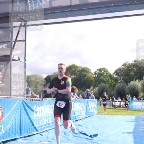 25.08.2024 - Elbe Triathlon Hamburg H.Heesch http://msf.ph/oto/6841126 25.08.2024 10:28:15 Ziel 52, 54 meine-sportfotos.de