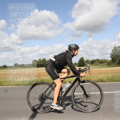 25.08.2024 - Elbe Triathlon Hamburg Fuchs,  Jonas http://msf.ph/oto/6841131 25.08.2024 11:14:24 Radfahren 1486, 757, 1716 meine-sportfotos.de