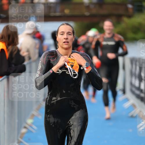 25.08.2024 - Elbe Triathlon Hamburg H.Heesch http://msf.ph/oto/6841132 25.08.2024 08:44:31 Schwimmen 80, 120, 124, 134, 139, 145, 152, 161, 166, 186, 188, 197 meine-sportfotos.de