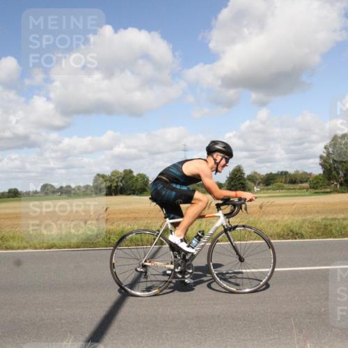 25.08.2024 - Elbe Triathlon Hamburg Fuchs,  Jonas http://msf.ph/oto/6841137 25.08.2024 11:14:26 Radfahren 1486, 757, 1716 meine-sportfotos.de
