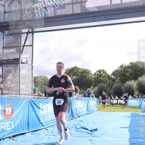 25.08.2024 - Elbe Triathlon Hamburg H.Heesch http://msf.ph/oto/6841139 25.08.2024 10:28:15 Ziel 52, 54 meine-sportfotos.de