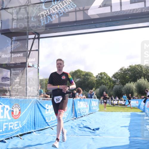 25.08.2024 - Elbe Triathlon Hamburg H.Heesch http://msf.ph/oto/6841149 25.08.2024 10:28:15 Ziel 52, 54 meine-sportfotos.de