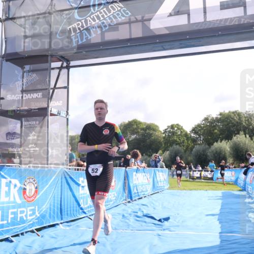 25.08.2024 - Elbe Triathlon Hamburg H.Heesch http://msf.ph/oto/6841158 25.08.2024 10:28:15 Ziel 52, 54 meine-sportfotos.de