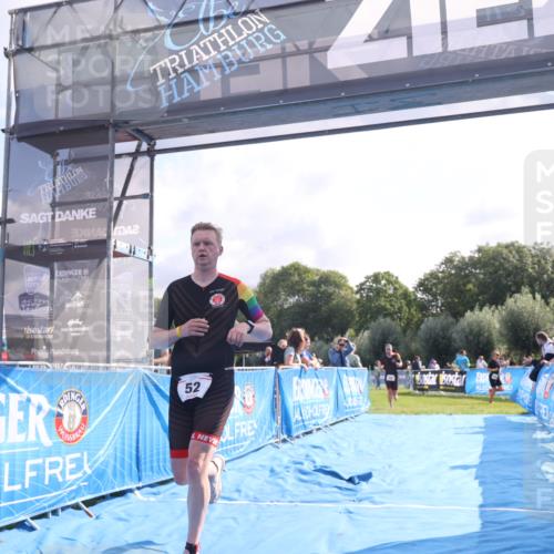 25.08.2024 - Elbe Triathlon Hamburg H.Heesch http://msf.ph/oto/6841170 25.08.2024 10:28:15 Ziel 52, 54 meine-sportfotos.de