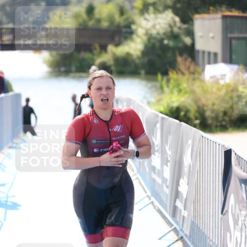 25.08.2024 - Elbe Triathlon Hamburg H.Heesch http://msf.ph/oto/6841183 25.08.2024 14:33:52 Schwimmen  meine-sportfotos.de