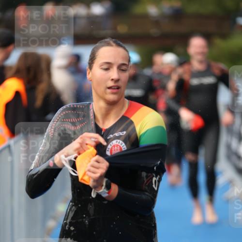 25.08.2024 - Elbe Triathlon Hamburg H.Heesch http://msf.ph/oto/6841191 25.08.2024 08:44:31 Schwimmen 80, 120, 124, 134, 139, 145, 152, 161, 166, 186, 188, 197 meine-sportfotos.de