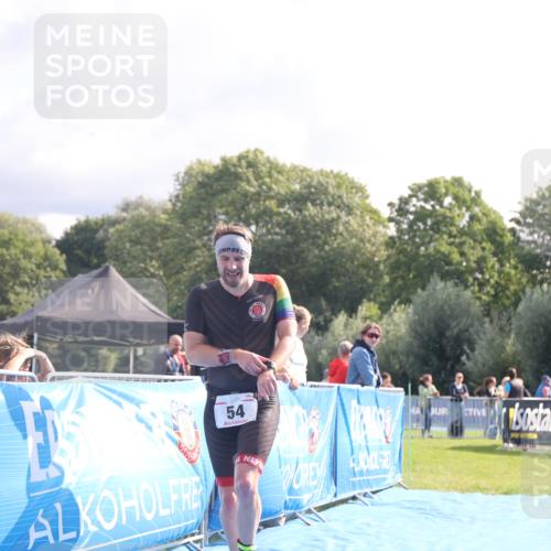 25.08.2024 - Elbe Triathlon Hamburg H.Heesch http://msf.ph/oto/6841192 25.08.2024 10:28:19 Ziel 52, 54 meine-sportfotos.de