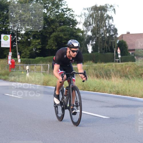 25.08.2024 - Elbe Triathlon Hamburg Fuchs,  Jonas http://msf.ph/oto/6841195 25.08.2024 08:57:23 Radfahren 74, 52, 61, 194, 138 meine-sportfotos.de