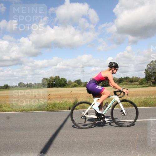 25.08.2024 - Elbe Triathlon Hamburg Fuchs,  Jonas http://msf.ph/oto/6841200 25.08.2024 11:15:09 Radfahren 1630, 1567 meine-sportfotos.de
