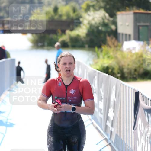 25.08.2024 - Elbe Triathlon Hamburg H.Heesch http://msf.ph/oto/6841205 25.08.2024 14:33:52 Schwimmen  meine-sportfotos.de