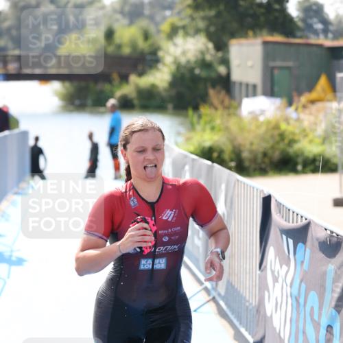 25.08.2024 - Elbe Triathlon Hamburg H.Heesch http://msf.ph/oto/6841210 25.08.2024 14:33:53 Schwimmen  meine-sportfotos.de