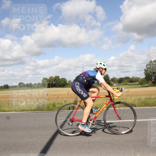 25.08.2024 - Elbe Triathlon Hamburg Fuchs,  Jonas http://msf.ph/oto/6841217 25.08.2024 11:15:22 Radfahren 1689, 1528, 1645 meine-sportfotos.de