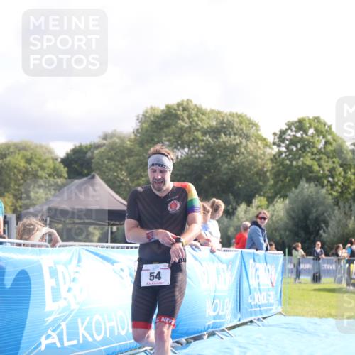 25.08.2024 - Elbe Triathlon Hamburg H.Heesch http://msf.ph/oto/6841222 25.08.2024 10:28:19 Ziel 52, 54 meine-sportfotos.de