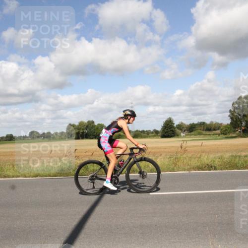 25.08.2024 - Elbe Triathlon Hamburg Fuchs,  Jonas http://msf.ph/oto/6841229 25.08.2024 11:15:22 Radfahren 1689, 1528, 1645 meine-sportfotos.de