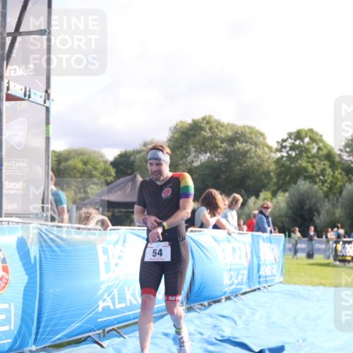 25.08.2024 - Elbe Triathlon Hamburg H.Heesch http://msf.ph/oto/6841263 25.08.2024 10:28:20 Ziel 52, 54 meine-sportfotos.de