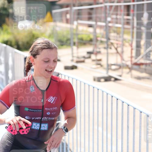 25.08.2024 - Elbe Triathlon Hamburg H.Heesch http://msf.ph/oto/6841282 25.08.2024 14:33:53 Schwimmen  meine-sportfotos.de