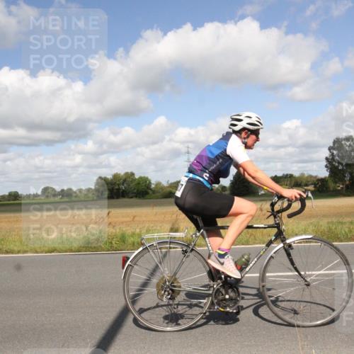 25.08.2024 - Elbe Triathlon Hamburg Fuchs,  Jonas http://msf.ph/oto/6841284 25.08.2024 11:16:41 Radfahren 1527, 1538, 1702 meine-sportfotos.de