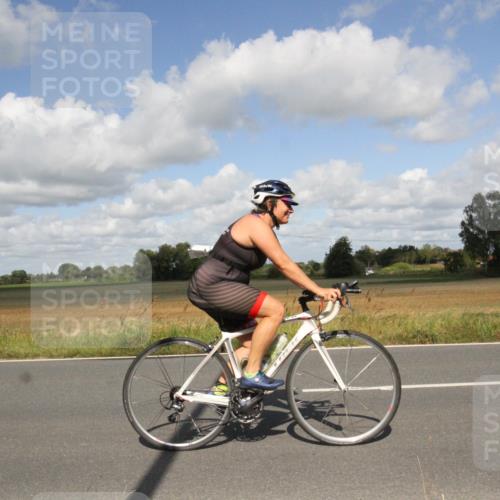 25.08.2024 - Elbe Triathlon Hamburg Fuchs,  Jonas http://msf.ph/oto/6841292 25.08.2024 11:16:44 Radfahren 1527, 1538, 1702 meine-sportfotos.de
