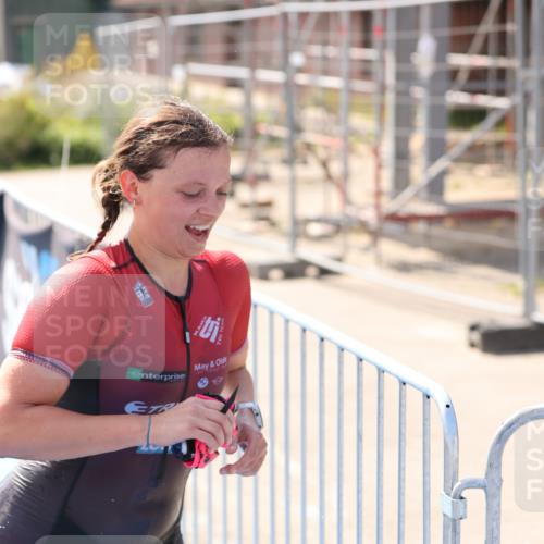 25.08.2024 - Elbe Triathlon Hamburg H.Heesch http://msf.ph/oto/6841294 25.08.2024 14:33:53 Schwimmen  meine-sportfotos.de