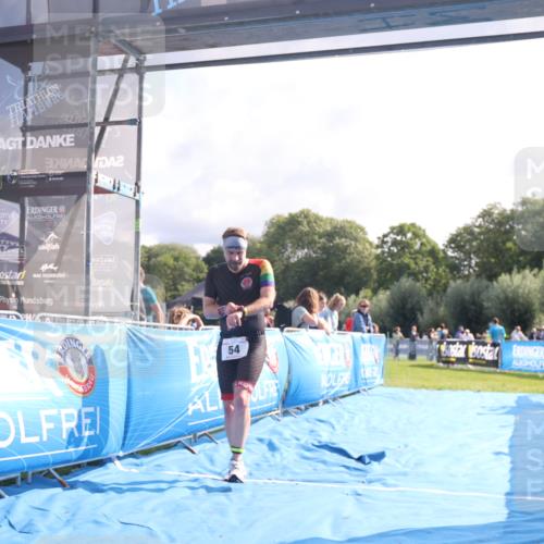 25.08.2024 - Elbe Triathlon Hamburg H.Heesch http://msf.ph/oto/6841298 25.08.2024 10:28:20 Ziel 52, 54 meine-sportfotos.de